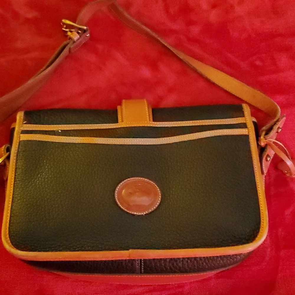 VINTAGE DOONEY PEBBLE LEATHER CROSSBODY. - Picture 2 of 8